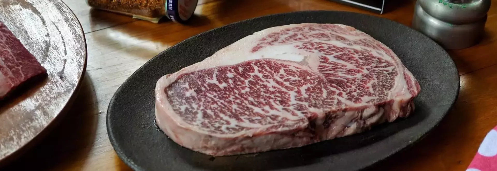 How to Create the Perfect Steak Night at Home 