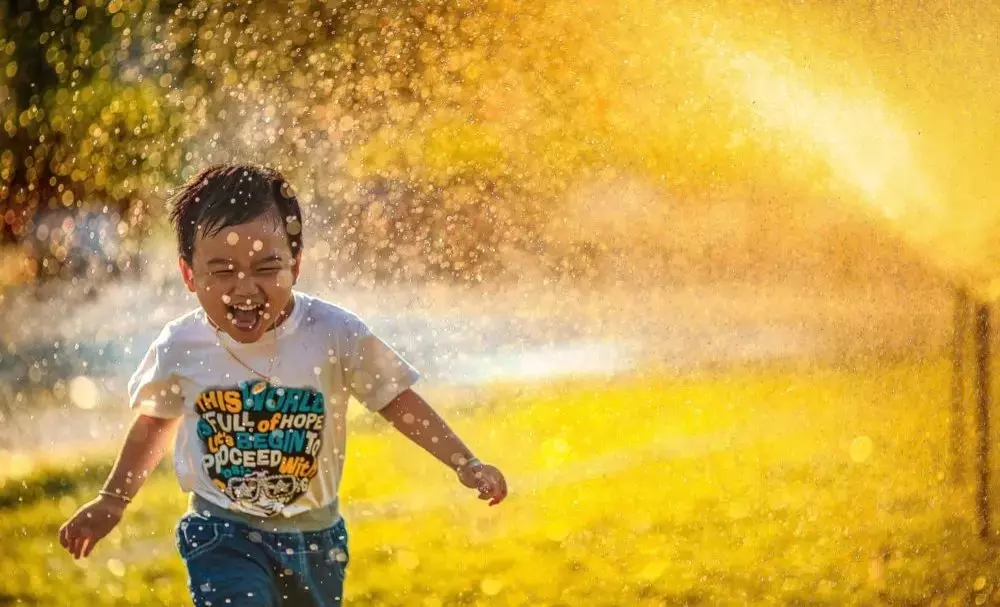 The Pressure of Being a "Summer Mom" in the Age of Social Media