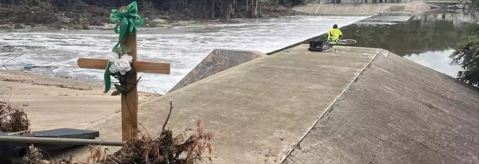 Texas Flash Flood Aftermath: The Search for the Missing Intensifies in Lakes
