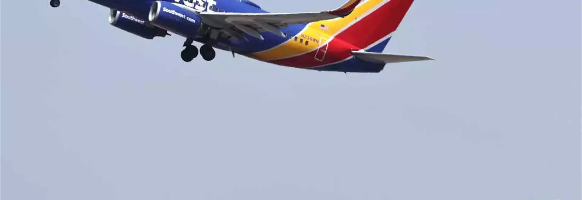 Southwest Flight's Dramatic Descent Averts Mid-Air Catastrophe