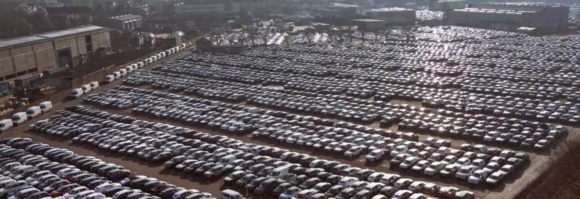 Automakers Navigate Tariff Headwinds: Impact on Industry and Consumers
