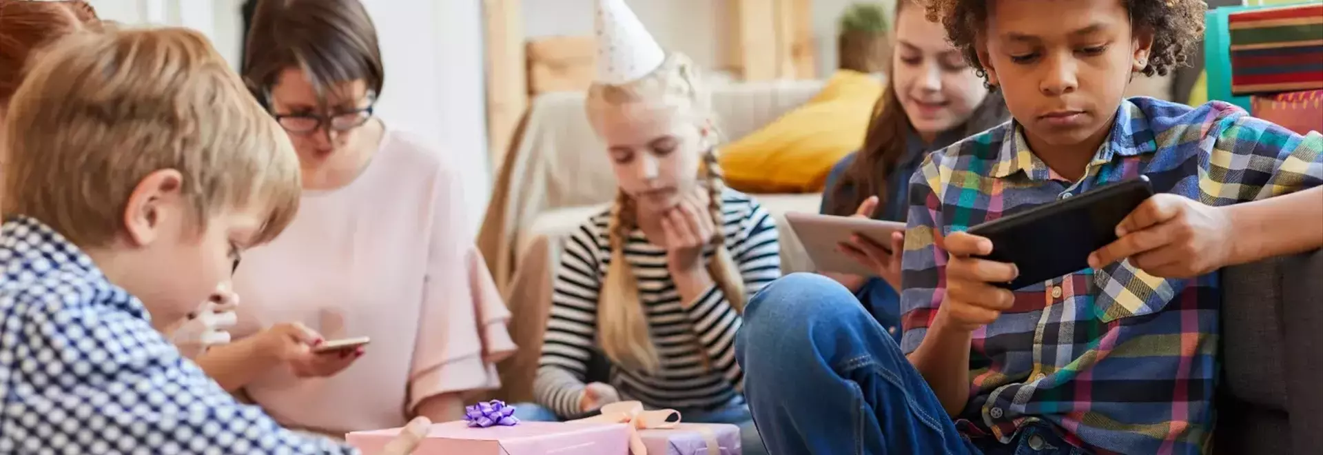 Reimagining Teen Gatherings: The Allure of Phone-Free Nostalgia Parties