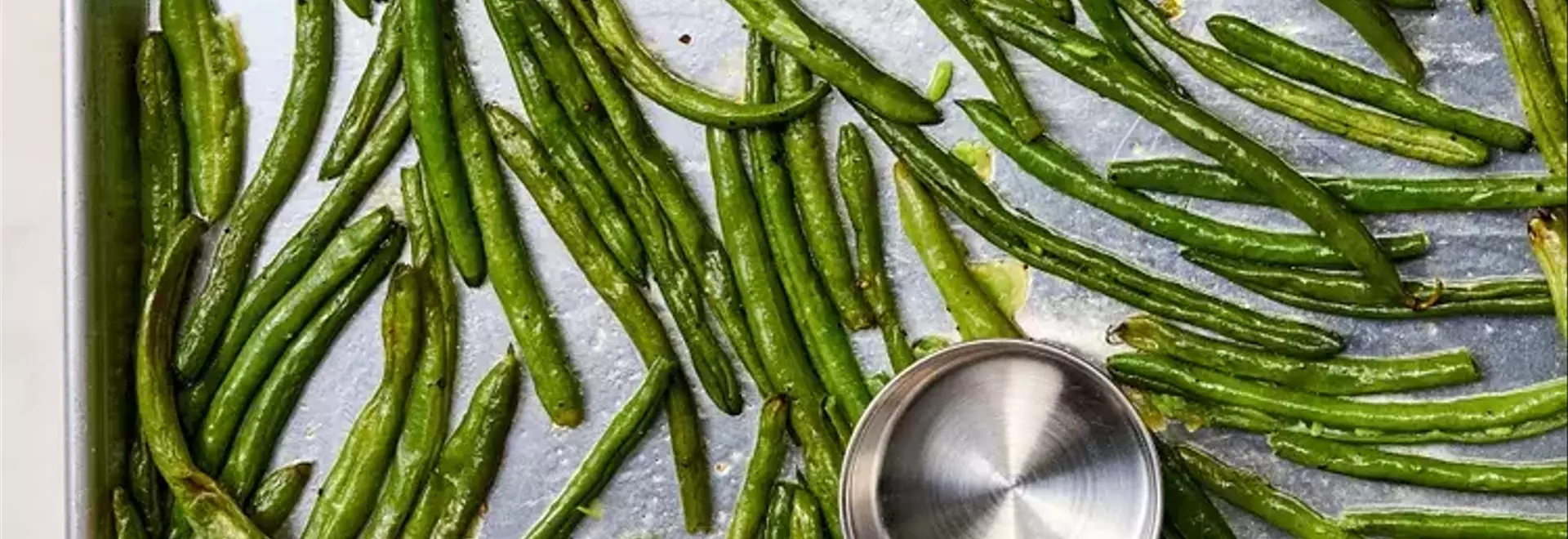 Delectable Smashed Green Beans with Parmesan and Balsamic Glaze
