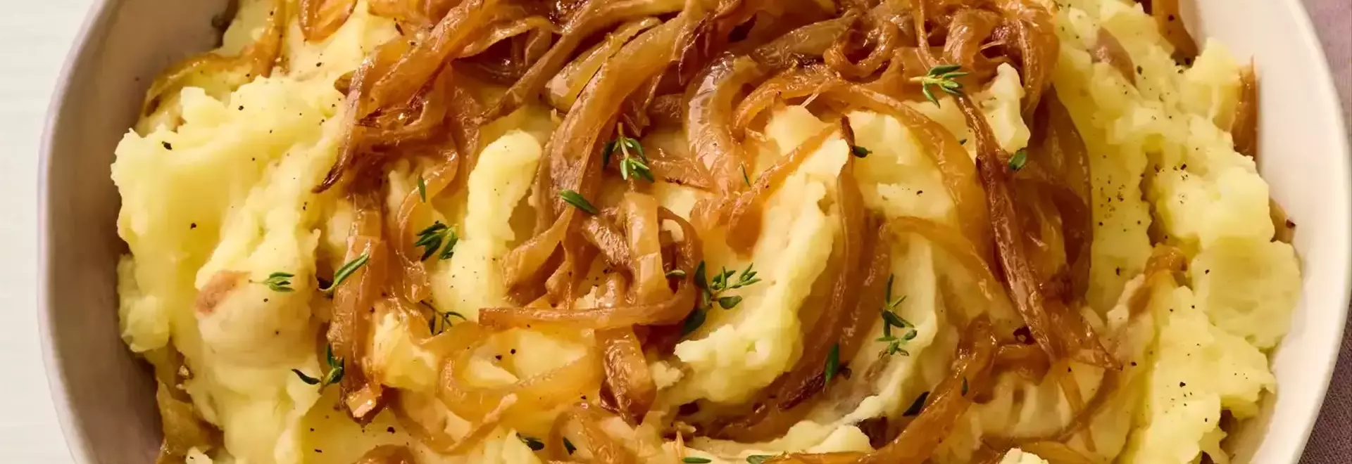 Festive Flavors: 14 Holiday Recipes to Delight Every Guest