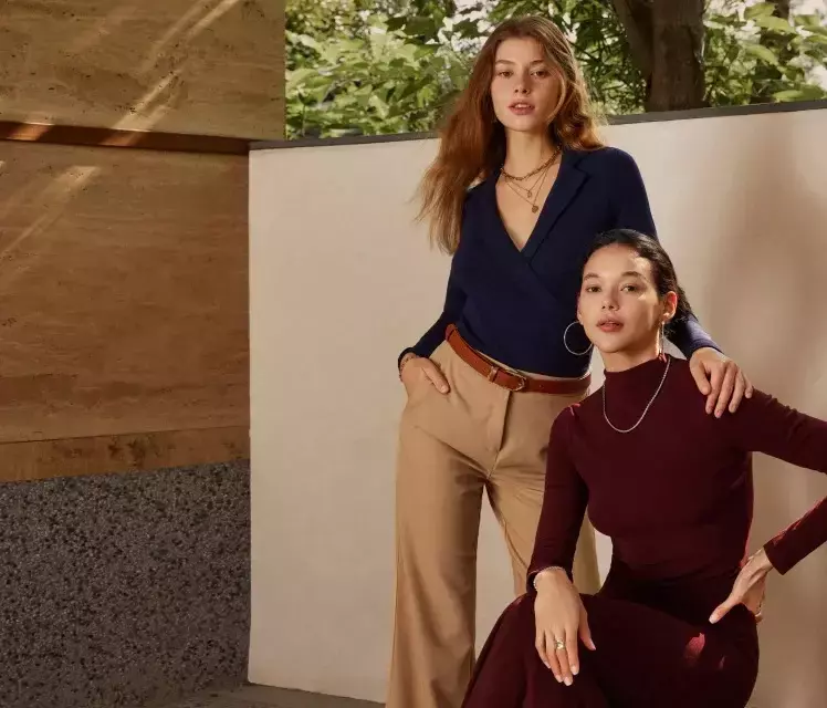 Frost-Kissed Fashion: Warmth Wrapped in Winter Elegance