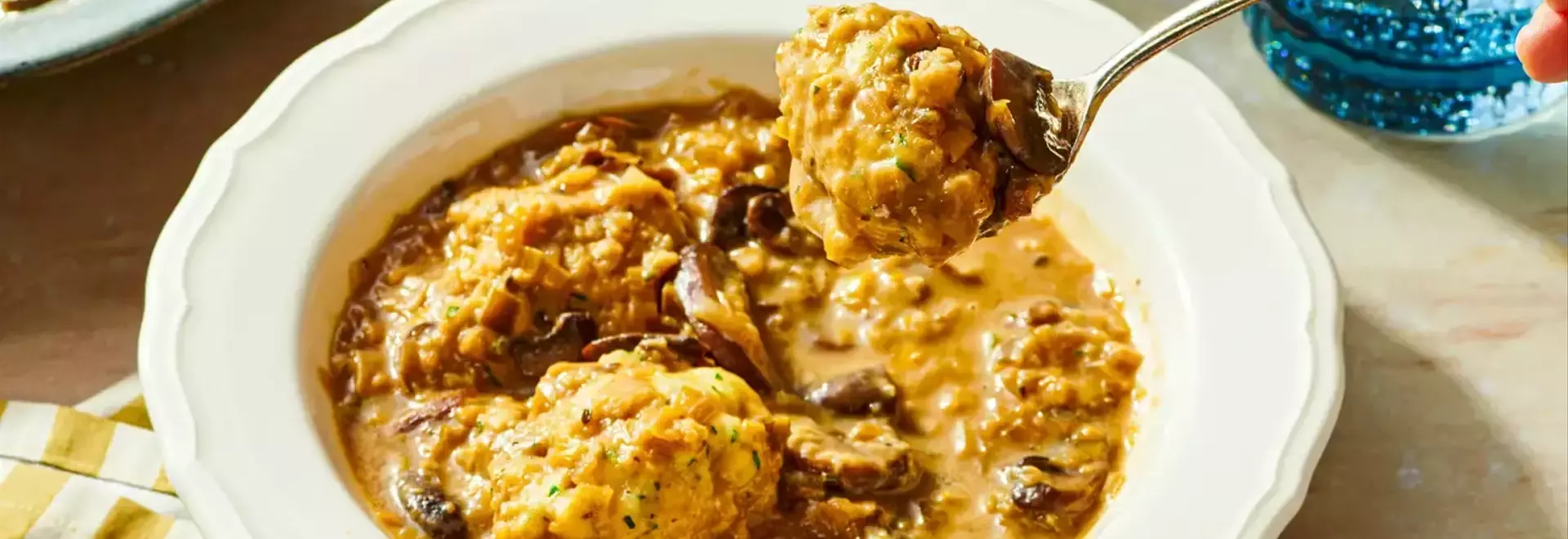 Hearty Mushroom & Dumpling Stew: A Cozy Vegetarian Delight