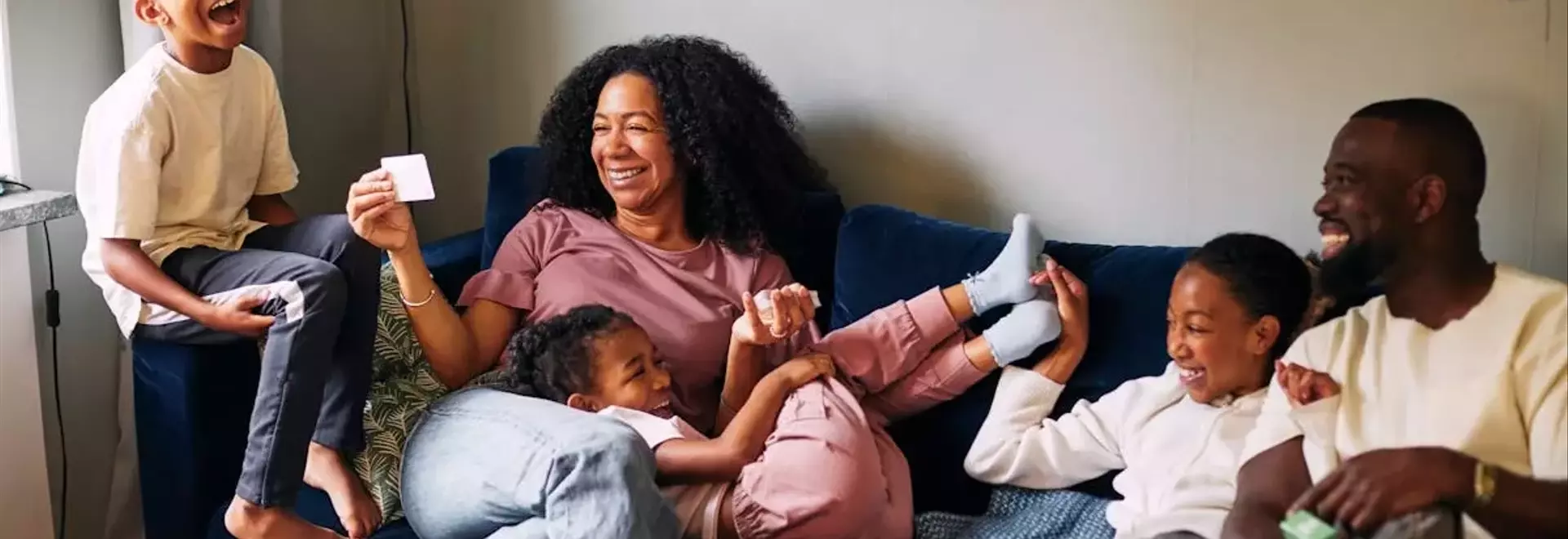 Family Digital Detox: Reconnecting in a Screen-Saturated World
