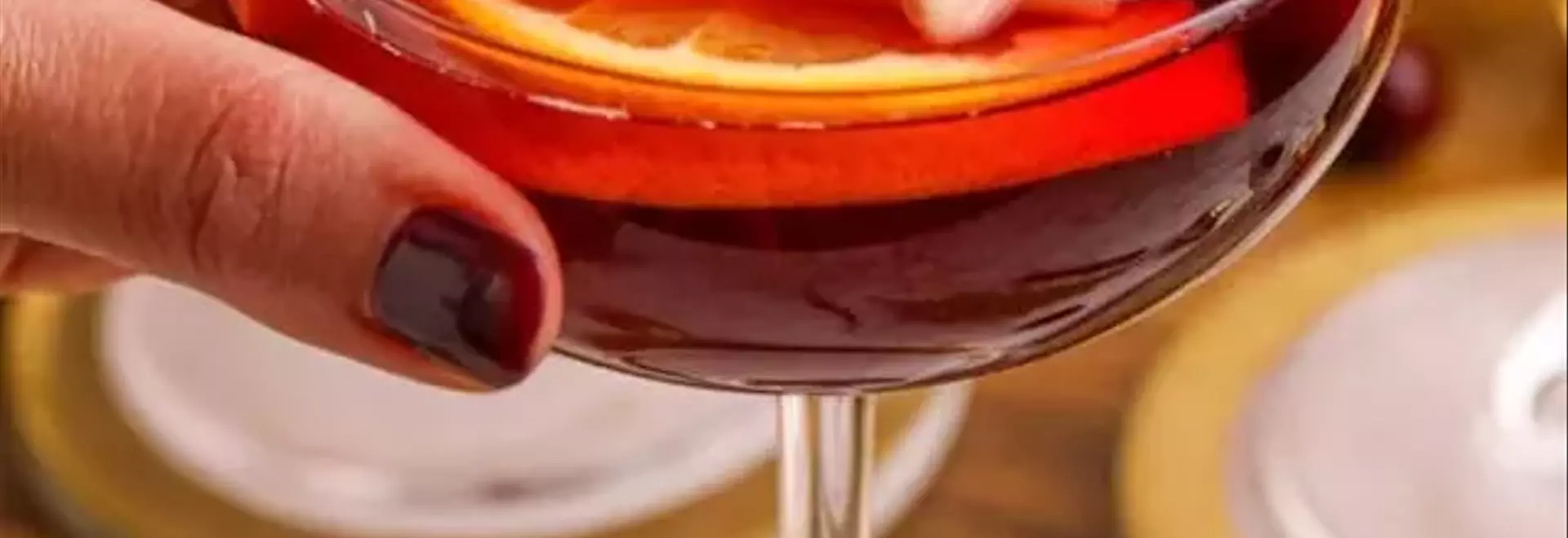 Elevate Your Celebrations: A Guide to Festive Holiday Cocktails