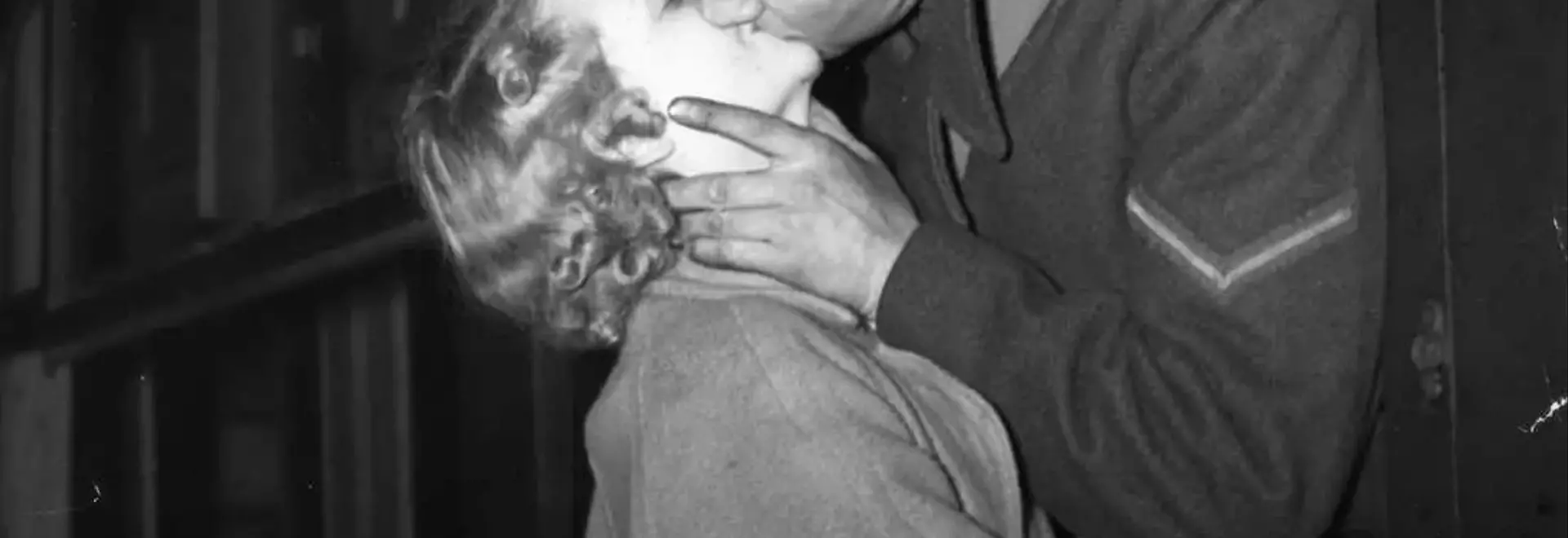 The Fascinating Journey of Mistletoe: From Ancient Origins to Modern Holiday Tradition