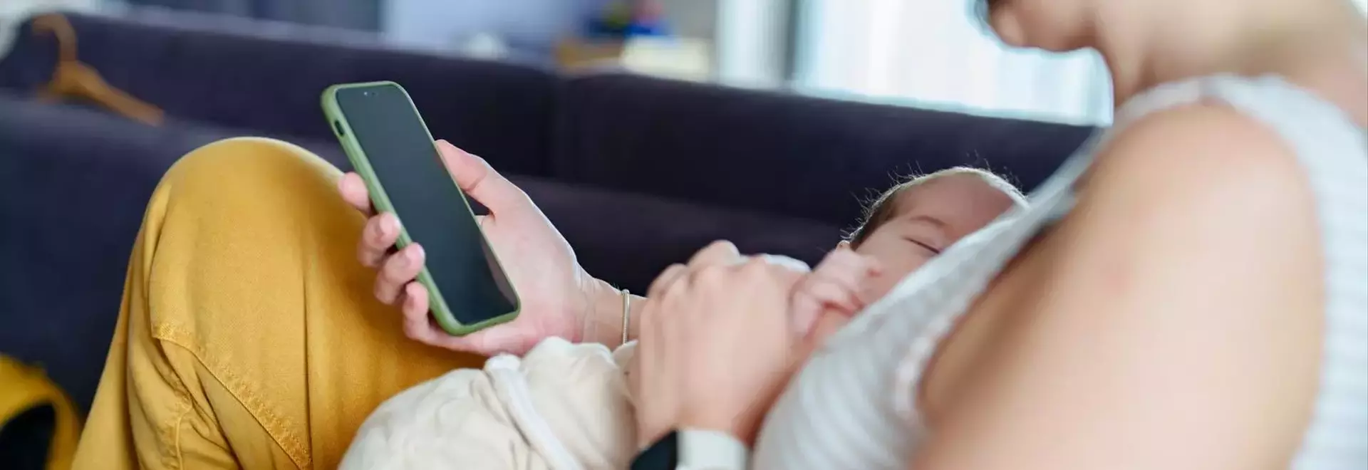The Impact of Smartphone Use During Infant Feeding