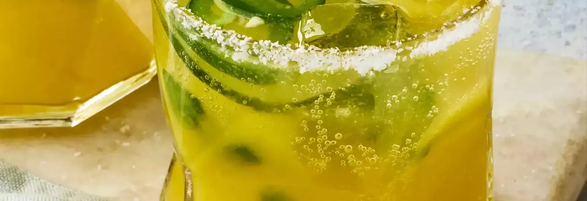 Refreshing Mango-Jalapeño Mocktail: A Sugar-Free Delight