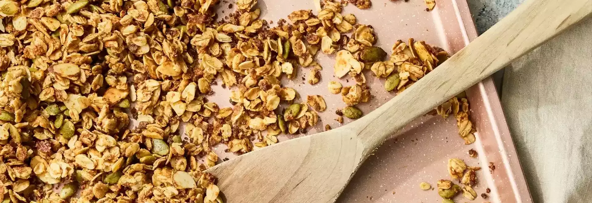 Homemade Granola: A Wholesome, Sugar-Free Treat
