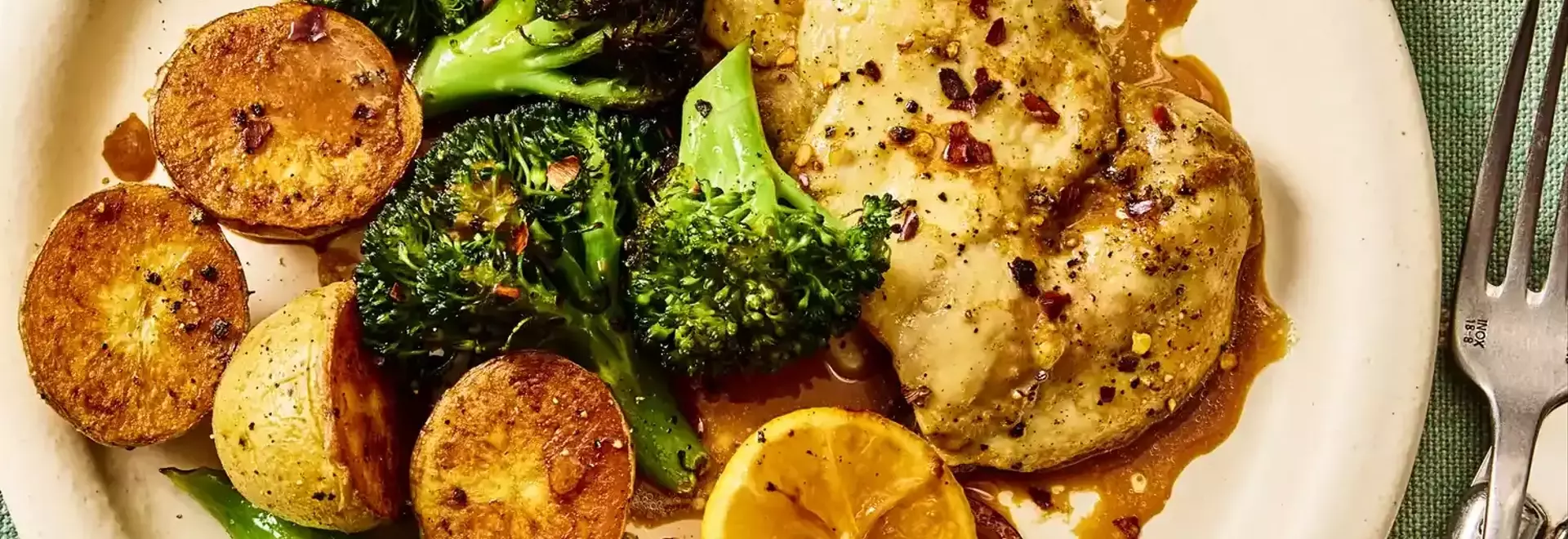 Effortless Lemon-Pepper Chicken with Roasted Vegetables: A Complete Meal Solution
