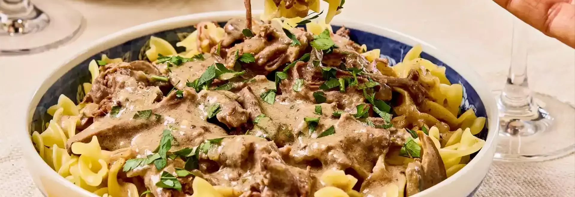 Slow-Cooker Beef Stroganoff: A Comforting Classic