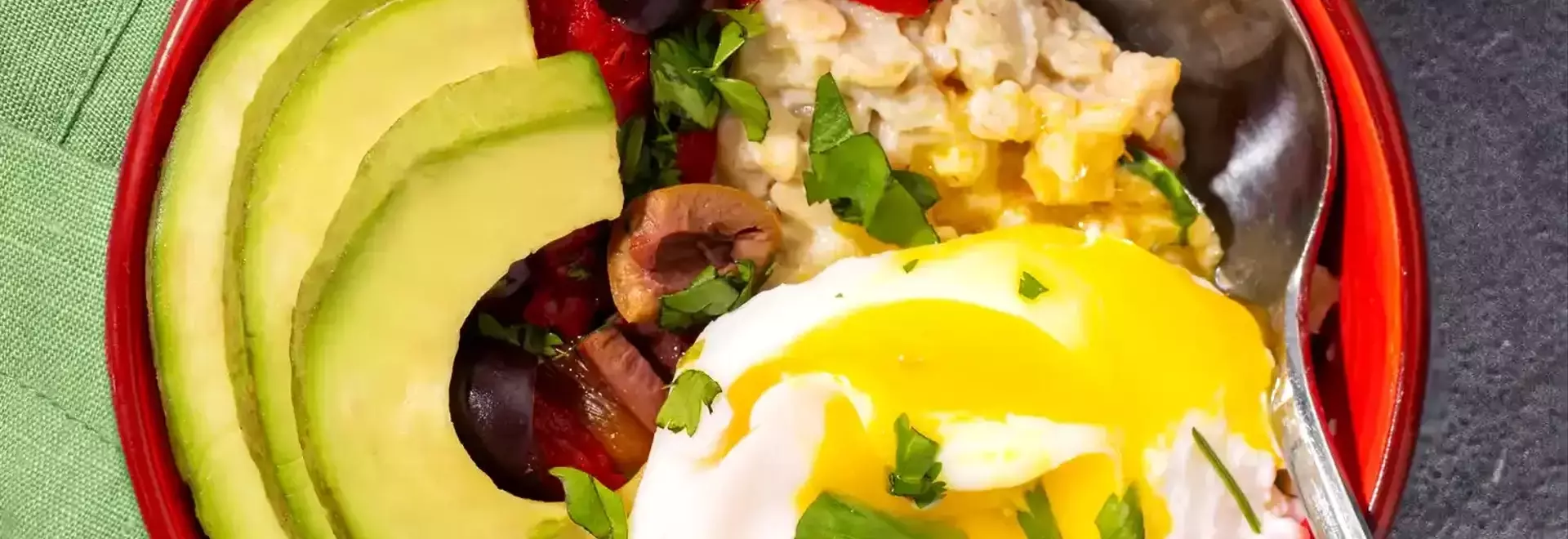 A Flavorful and Wholesome Oatmeal Bowl: The Savory Oats Experience
