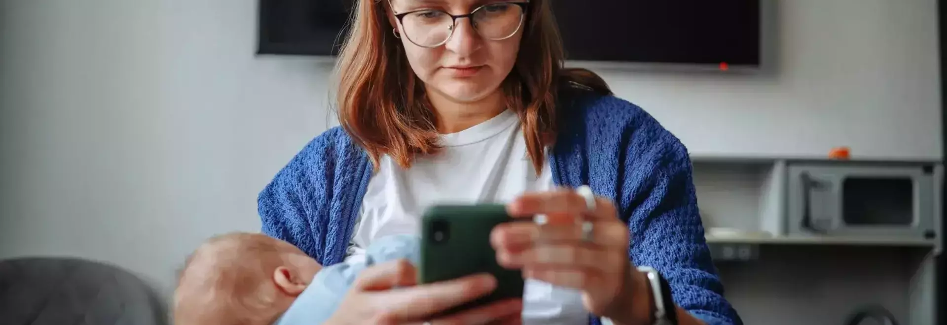Navigating Birth Stories on Social Media: A Modern Dilemma
