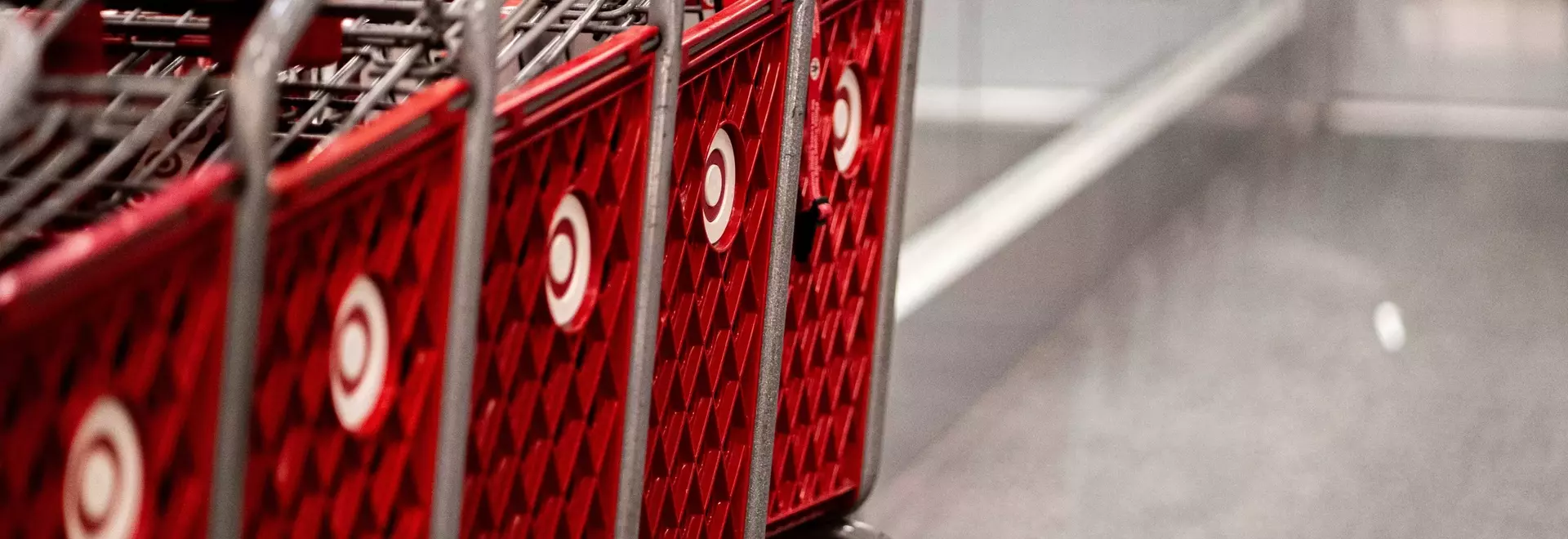 Target Offers Significant Discount on a Highly-Rated 6-Drawer Rolling Tool Chest