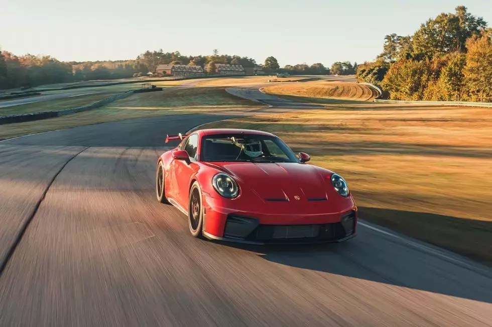 Manual Porsche 911 GT3 Shines in Track Performance