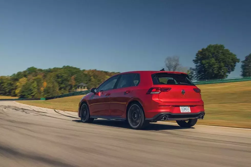 2025 Volkswagen Golf GTI Sets New Track Record at Lightning Lap