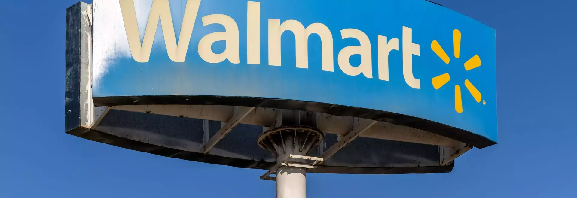Walmart Offers Over 50% Off 'Stellar' Rechargeable Work Light