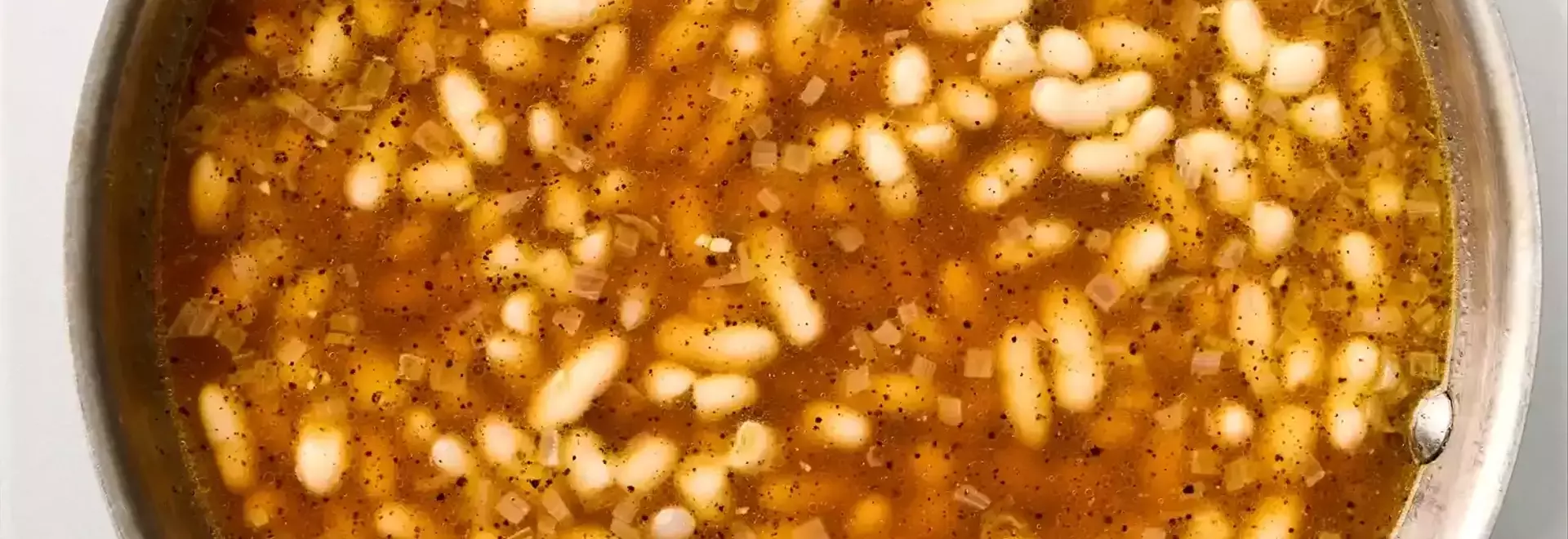 Speedy & Flavorful Cacio e Pepe White Bean Dish