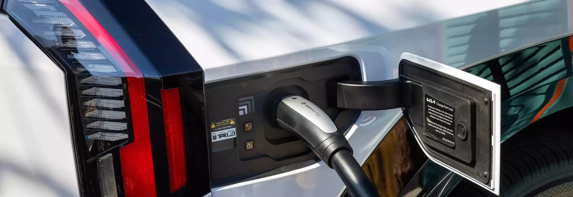 Rising Fuel Costs Drive US Consumers Towards Electric Vehicles