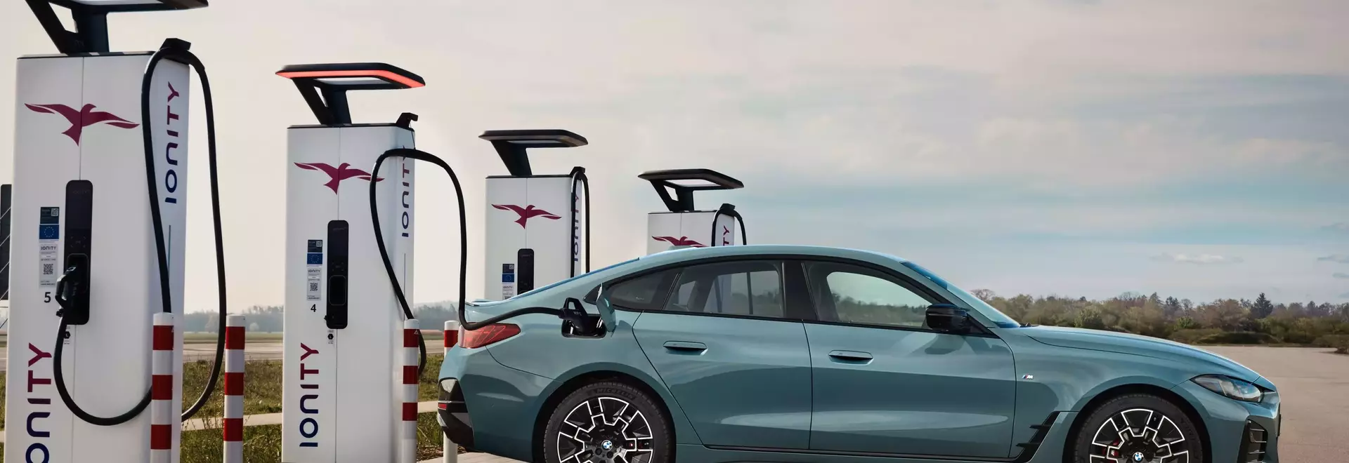 BMW Prioritizes Pure EVs, Dismisses Range Extenders