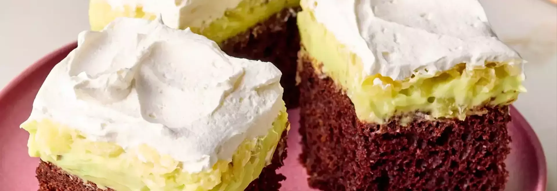 Delightful Italian Pistachio Cake
