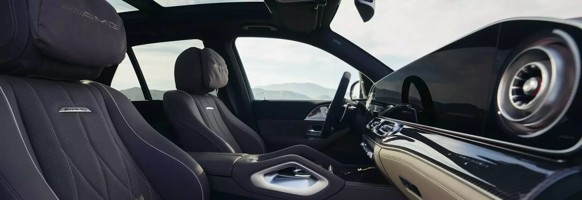2027 Mercedes-AMG GLE53 Hybrid: A Glimpse into its Luxurious Interior
