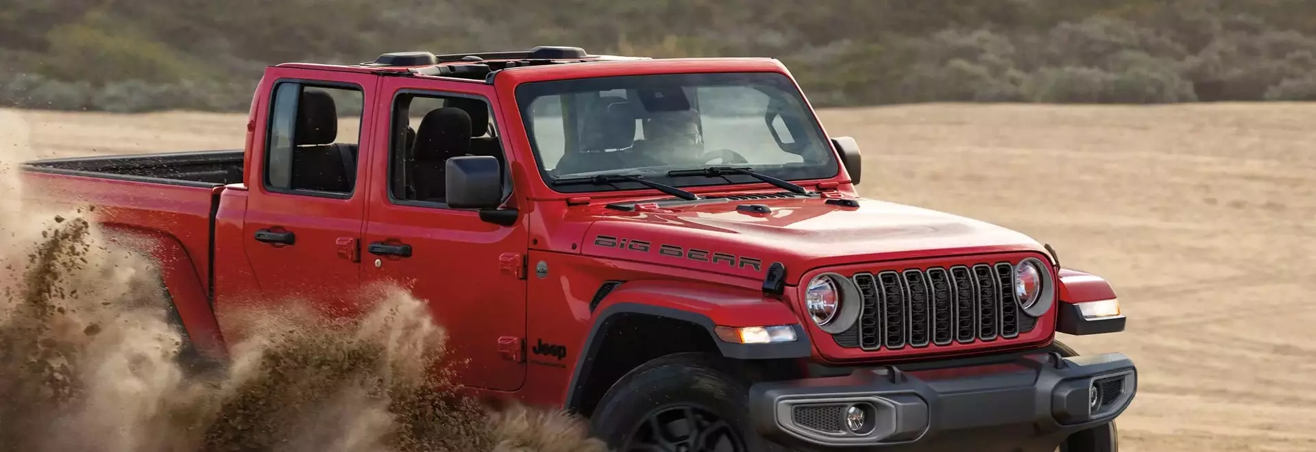 Jeep Gladiator to Reintroduce Manual Transmission, Challenging Toyota Tacoma's Dominance