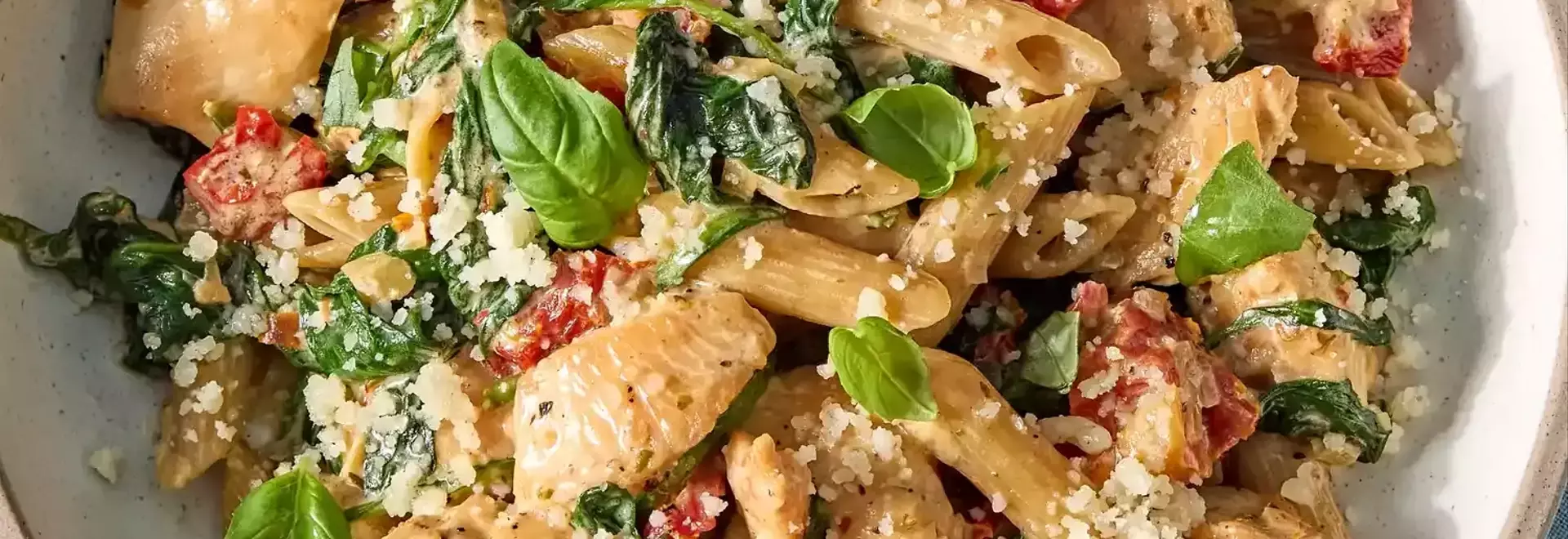 Delectable Chicken & Spinach Penne Skillet: A High-Protein Meal for Busy Weeknights