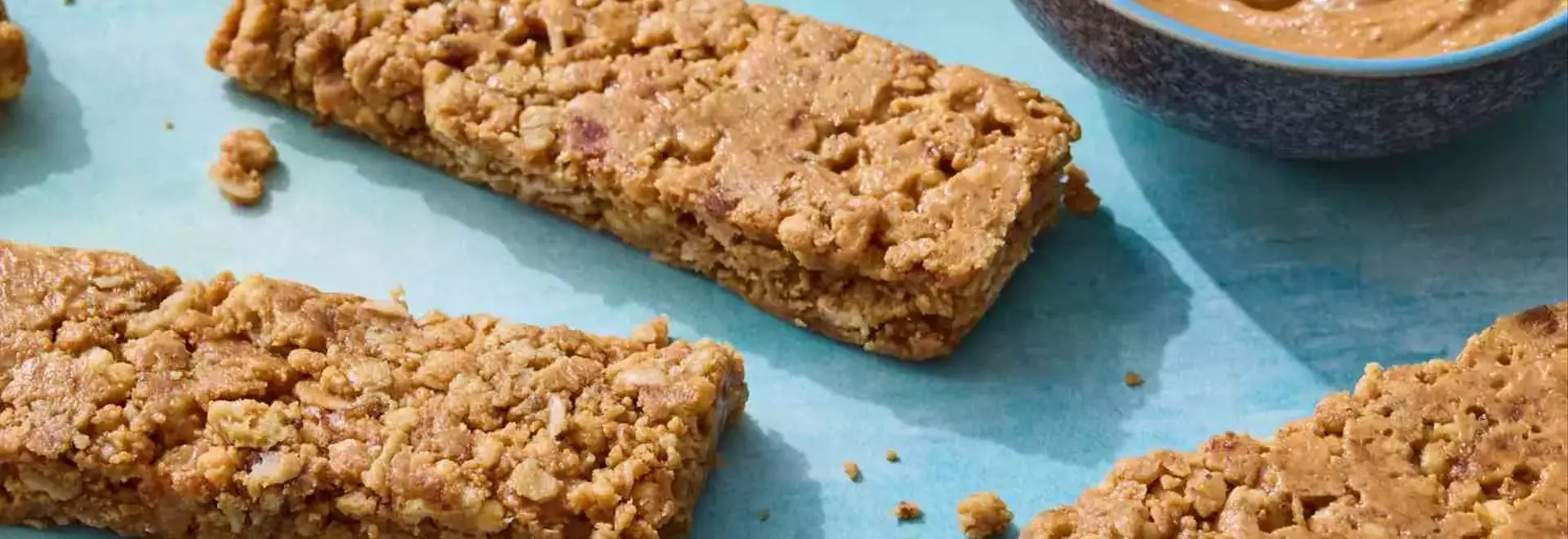 Delicious Peanut Butter Granola Bars: A Healthy Snack Option