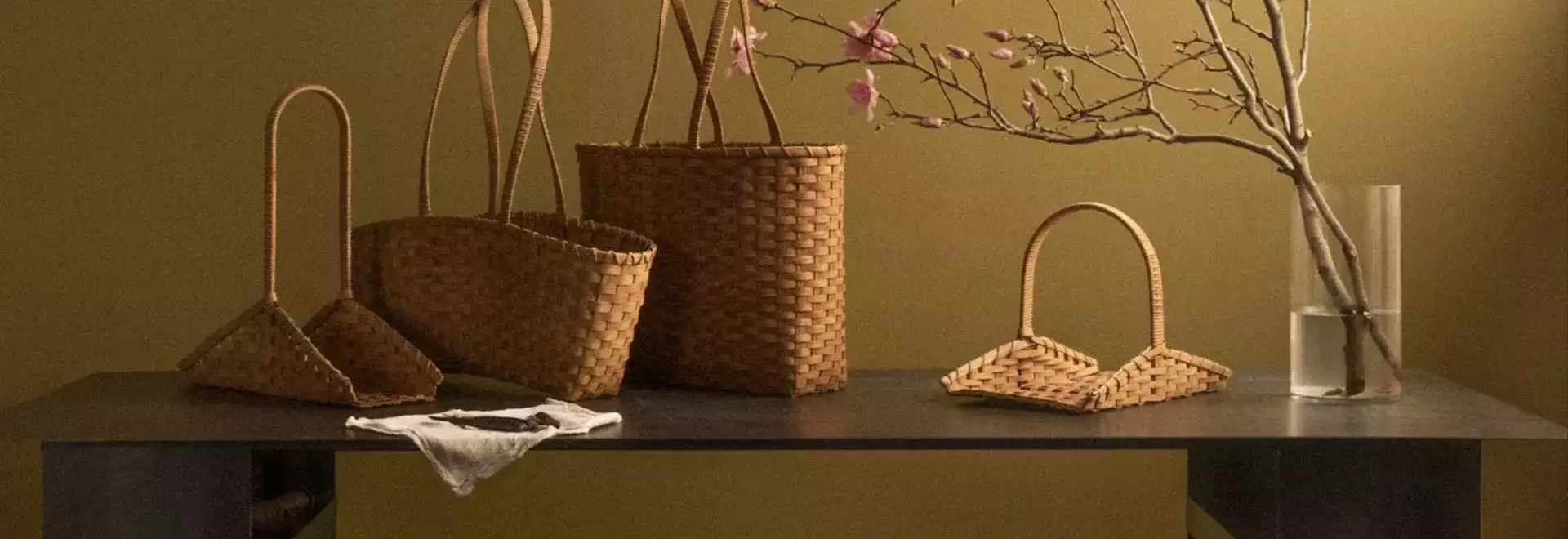 Alex Crowder's Field Studies Flora: Weaving Nature's Story into Floral Artistry