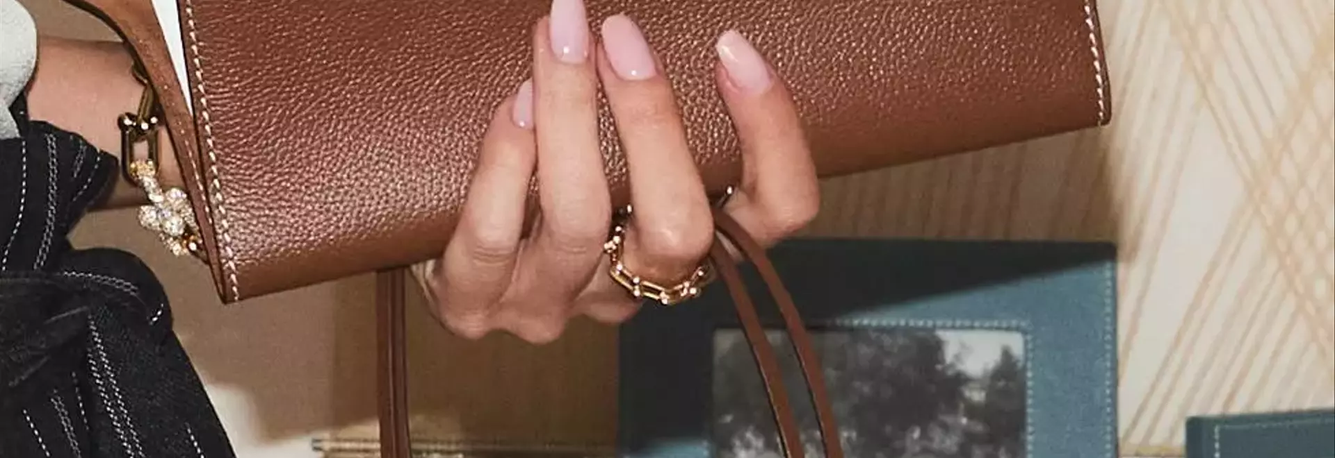 Rosie Huntington-Whiteley Launches Home Decor Line 'Mémoire'