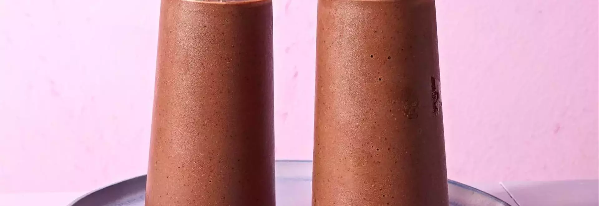 Indulge in a 5-Minute Chocolate-Cherry Smoothie: A Black Forest Cake Experience