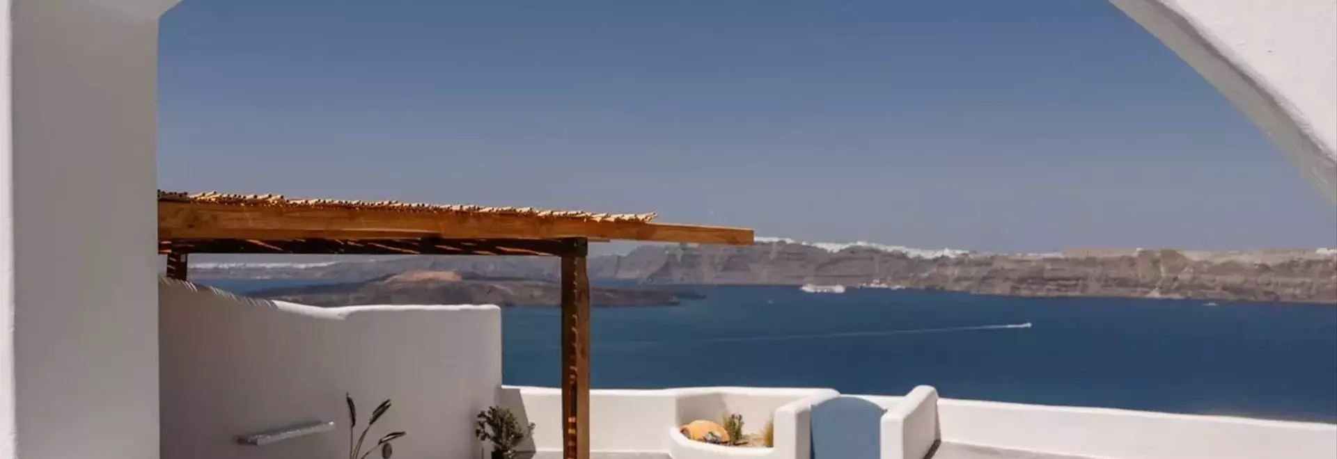 Discovering Greece: Top Island Airbnbs for an Unforgettable Summer Getaway