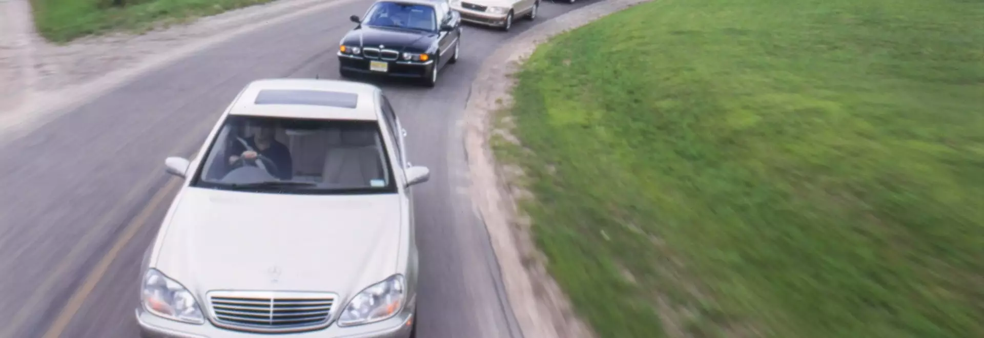 2000 Luxury Sedan Showdown: A Timeless Comparison