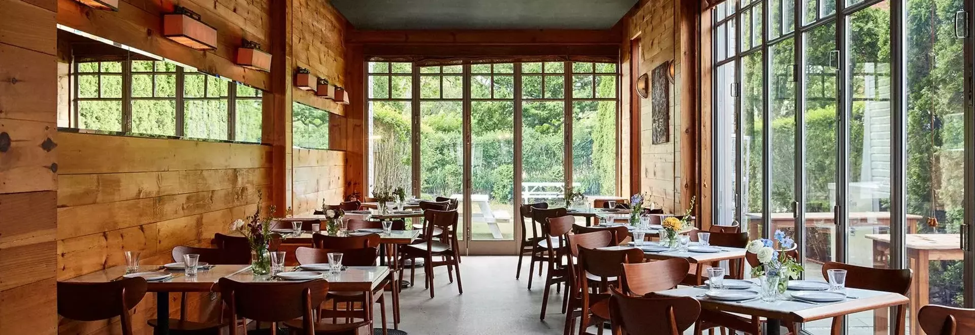 The Ultimate Summer Guide to the Hamptons: Dining, Shopping, and Stays