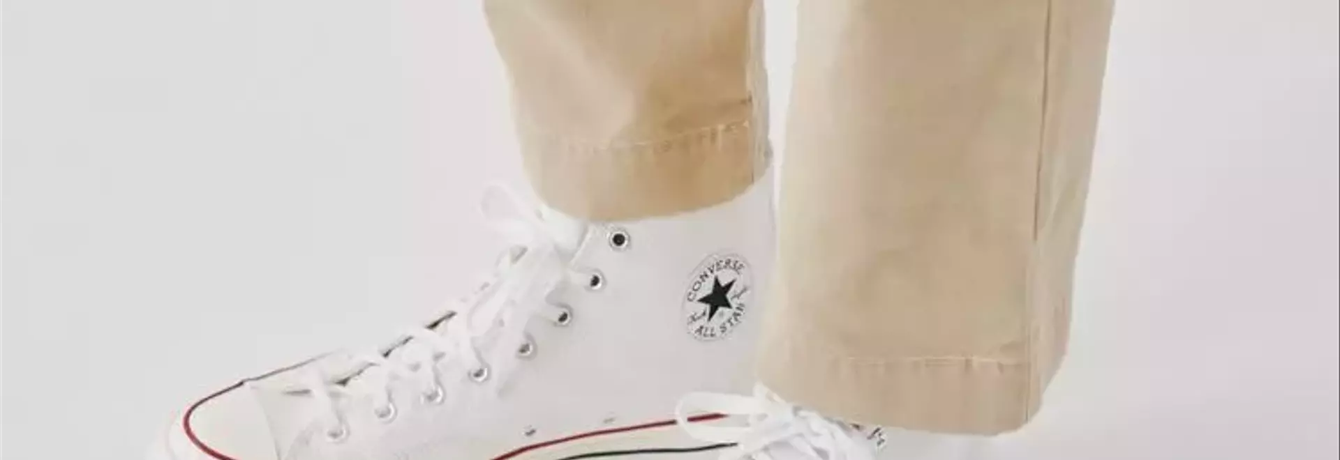 The Ultimate Guide to Men's White Sneakers: Style, Comfort, and Longevity