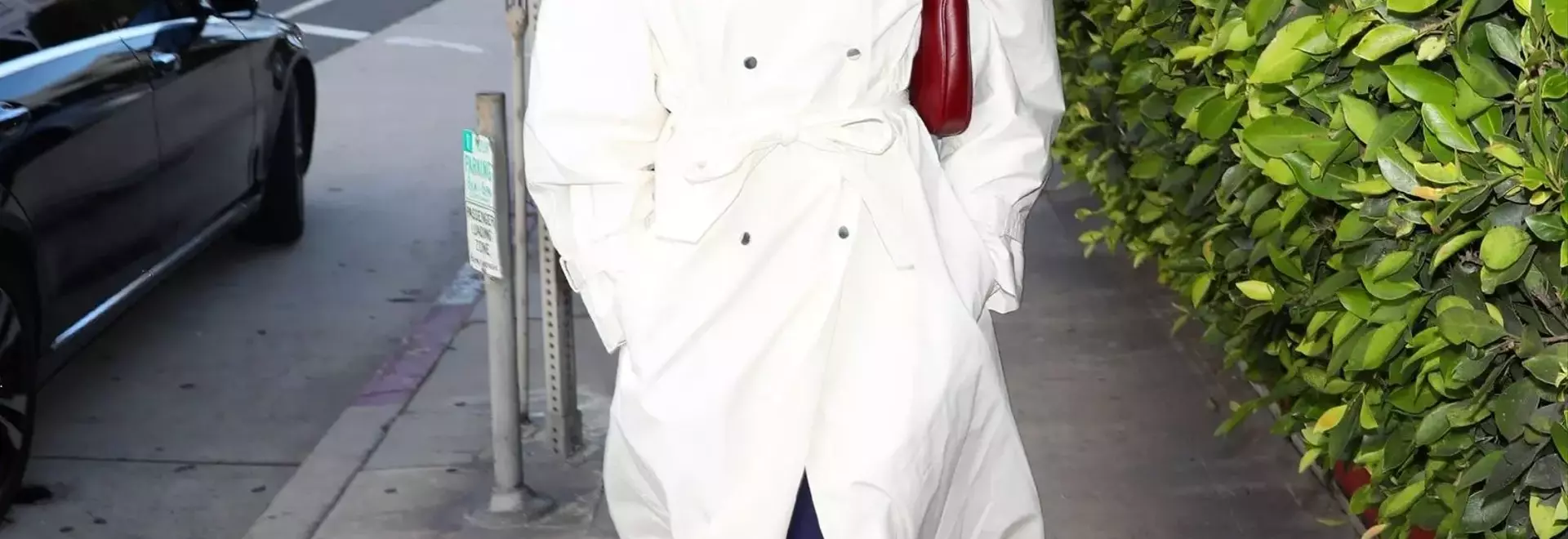 Kaia Gerber's Trench Coat Style: A Fashion Statement in Los Angeles