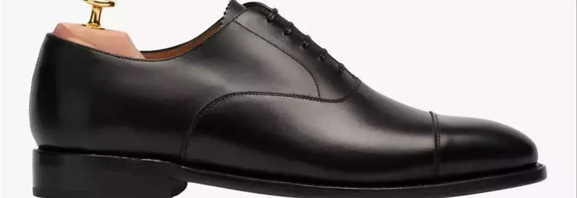 Mastering the Art of Pairing Shoes with Gray Suits