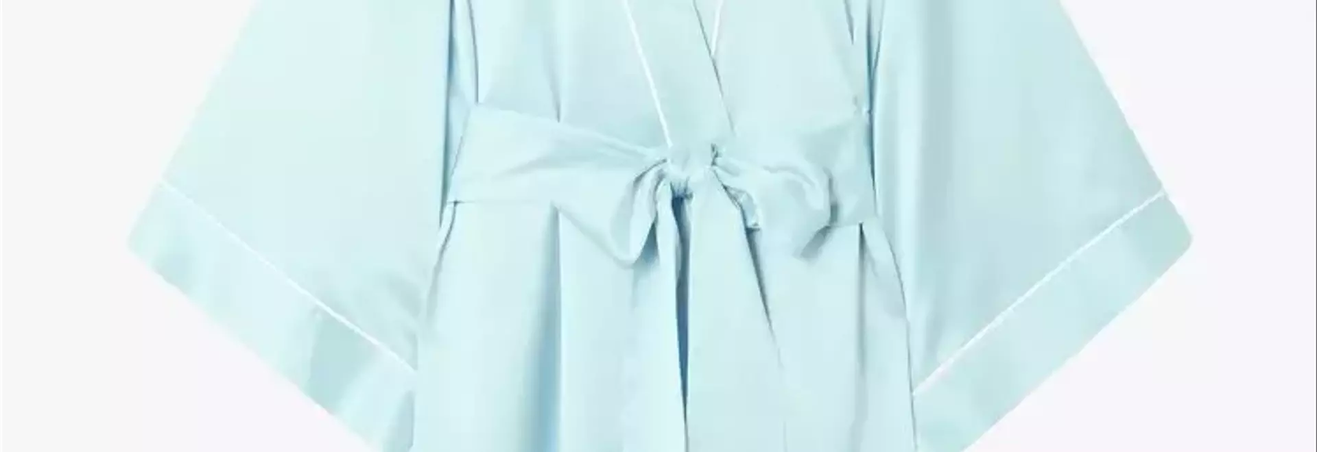 Chic Bridesmaid Robes: Essential Attire for Pre-Wedding Festivities