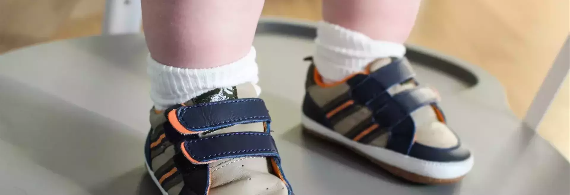 Choosing the Best Footwear for Babies and Toddlers: A Comprehensive Guide