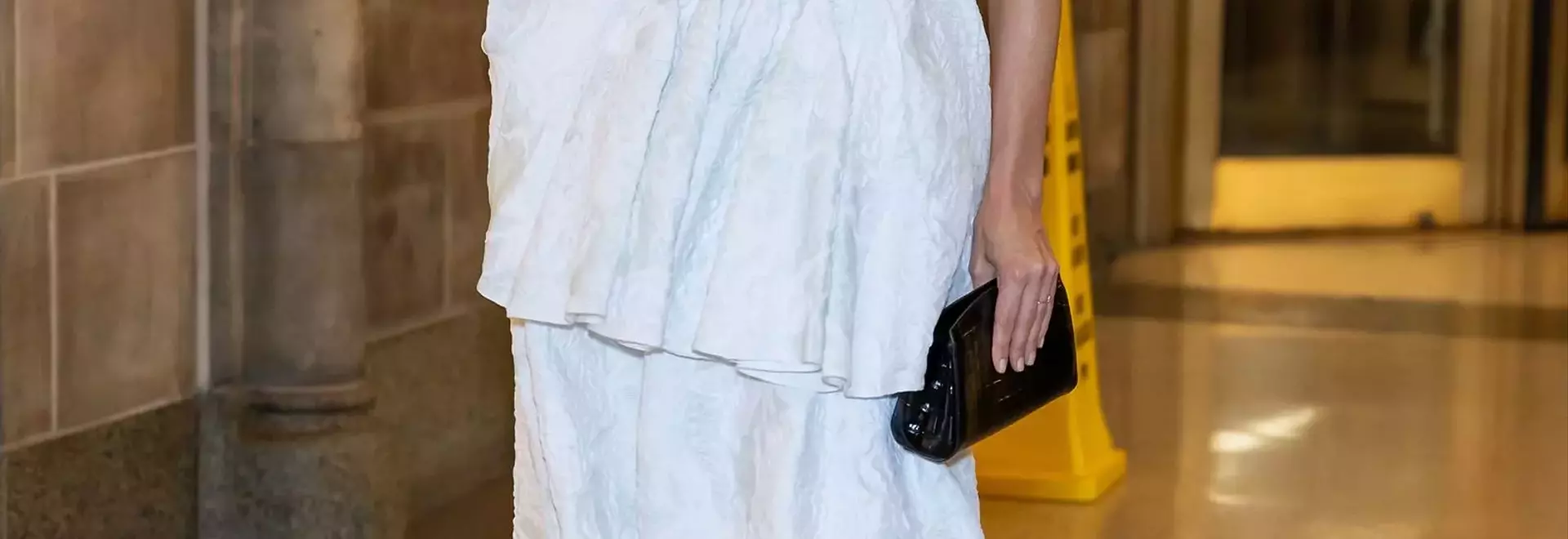 Katie Holmes Embraces the '90s Thong Sandal Trend with Sophistication