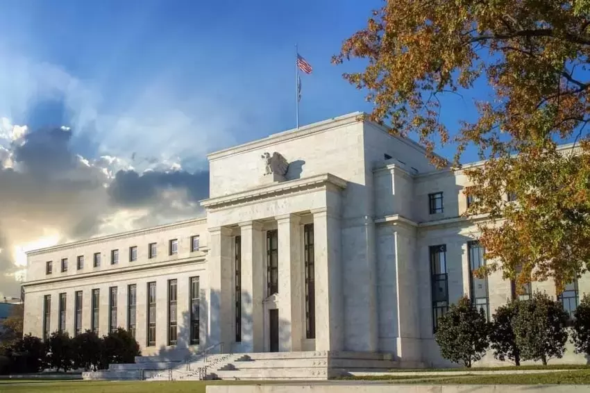 Federal Reserve Maintains Rates, Foresees Inflationary Pressures Amidst Hawkish Dot Plot