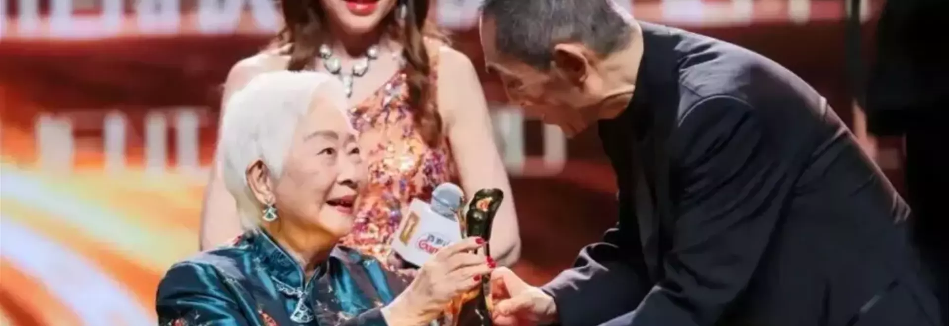 Lisa Lu, Centenarian Actor and Shanghai Lifetime Achievement Honoree, Reunites With Fans at Screening of Restored 'The Arch'