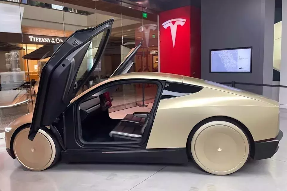 Tesla's Robotaxi Strategy: Low Prices Amidst Fierce Competition in Texas