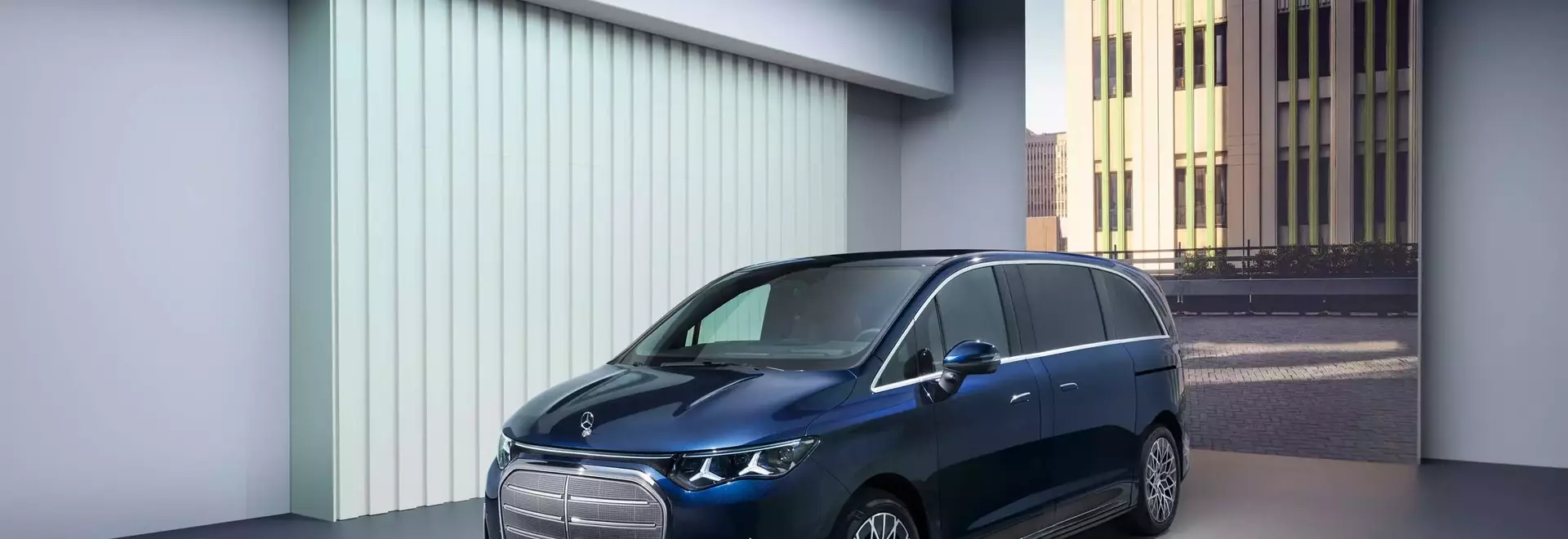 Mercedes-Benz Introduces 400-Mile Electric Luxury Van to North American Market