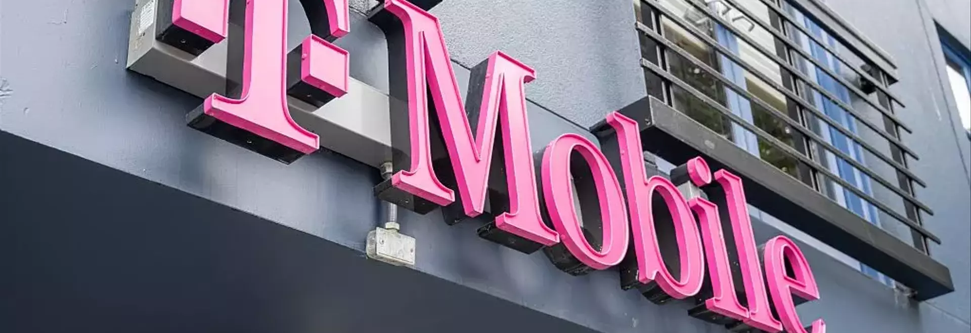 T-Mobile Boosts Value with Free Netflix, Hulu, and Apple TV Access