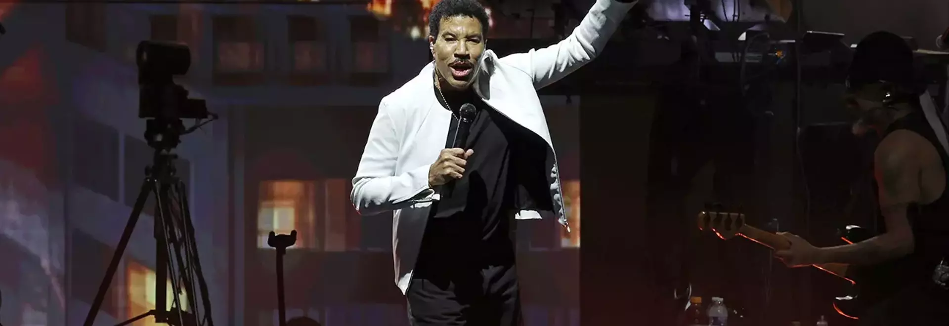 Lionel Richie Postpones Concerts Due to Illness